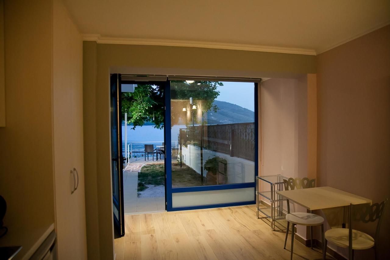 פלטאריה Villa Niki מראה חיצוני תמונה